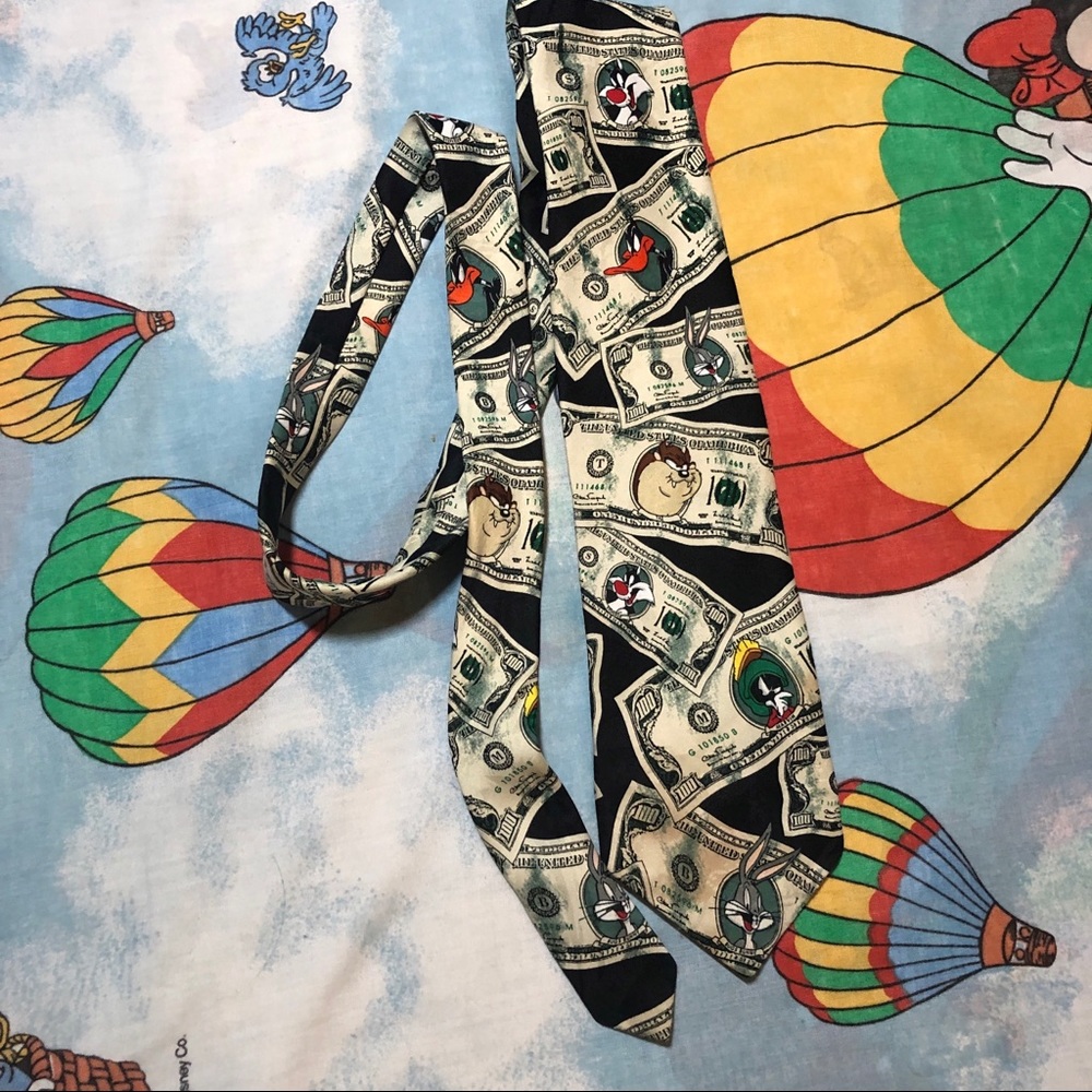 Vintage 1995 Looney Tunes tie